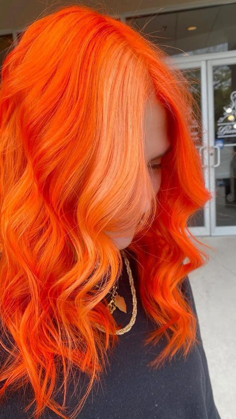 Dark Red Hair Burgundy, Orange Ombre Hair, Nerdy Nails, Pink And Orange Hair, Color Block Hair, Copper Blonde Hair, Famous Hairstyles, Vivid Hair, Hair Color Orange