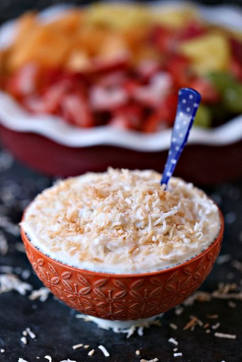 Coconut Cream Pie Dip is quick, easy and absolutely delicious. Sprinkle some toasted coconut over top to make it extra special. Coconut Cream Pie Dip, Dessert Dip Recipes, Pie Dip, Sweet Appetizer, Cream Dip, Sweet Dips, Coconut Cream Pie, Dessert Dips, Fruit Dip