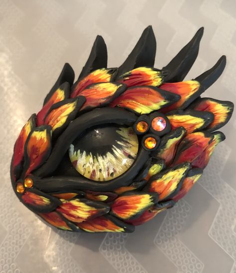 Dragon Eye Sculpture, Clay Dragon Eye, Polymer Clay Owl, Polymer Clay Mushroom, Clay Owl, Clay Box, Arts And Crafts For Adults, Polymer Clay Dragon, Eyes Artwork