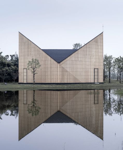 Nanjing Wanjing Garden Chapel / AZL Architects Garden Chapel, Architecture Cool, Butterfly Roof, Modern Church, Wood Architecture, Sacred Architecture, Religious Architecture, Church Architecture, Nanjing