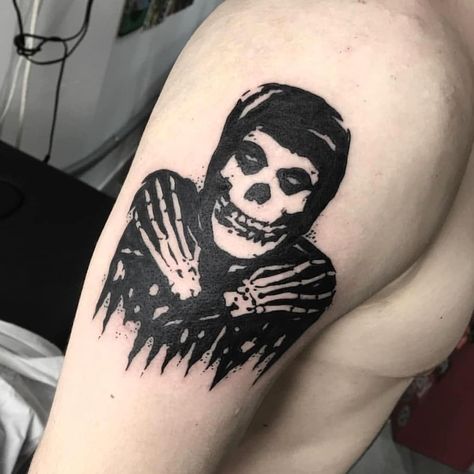 Misfits Skull Tattoo, Punk Tattoo Ideas, Horror Tattoo Ideas, Misfits Tattoo, Punk Tattoos, Emo Tattoos, Punk Tattoo, Rock Tattoo, Goth Tattoo