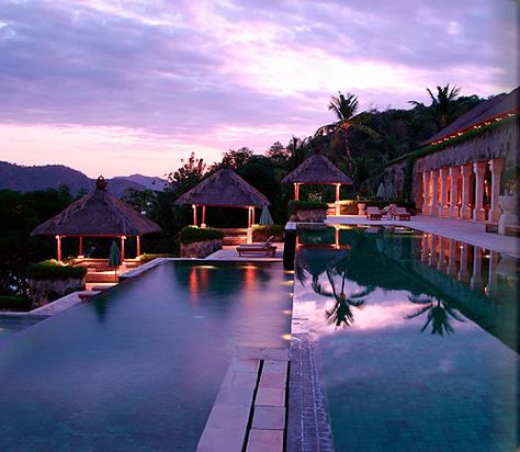 Bali Luxury Resort Photo Album and Hotel Images - Amankila - picture tour Roof Restaurant, Aman Resort, Aman Resorts, Villa Resort, Bali Holidays, Honeymoon Spots, Most Luxurious Hotels, Resort Design, Dream Pools