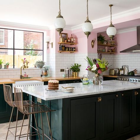 Basement kitchen makeover with emerald green units, marble worktops and pink walls Kitchen Colour, Green Kitchen Cabinets, Basement Kitchen, Kitchen Wall Colors, Kitchen Design Trends, Kitchen Island Design, Kitchen Extension, Kitchen Marble, Pink Kitchen