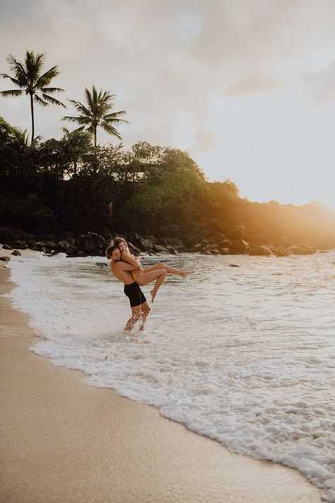 Couples Beach Photography, Couple Beach Pictures, Honeymoon Pictures, Hawaii Pictures, Honeymoon Photos, Dream Honeymoon, Hawaii Honeymoon, Photography Beach, Beach Engagement Photos