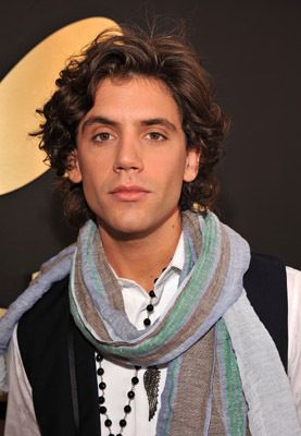 Mika Aesthetic, Mika Singer, White Guys, Beirut Lebanon, Male Celebrities, Hair Reference, Recording Artists, Guys And Girls, Celebrities Male