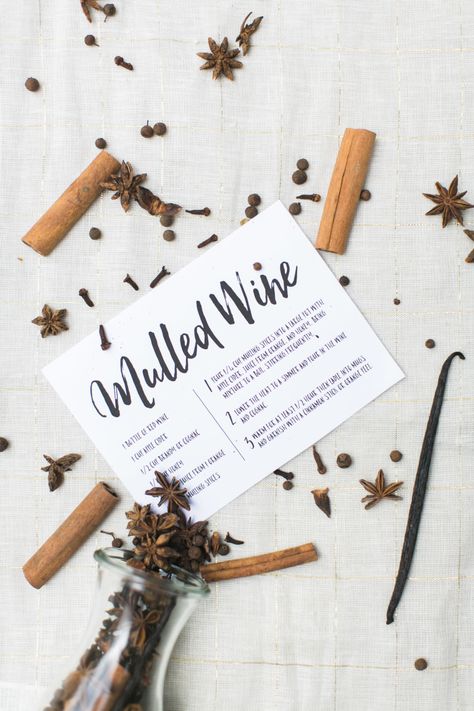 Diy Mulled Wine, Mulling Spices Gift, Mulled Wine Gift, Mulled Wine Kit, Wedding Glasses Diy, Diy Hostess Gifts, Merchandise Ideas, Food Christmas, Mulling Spices