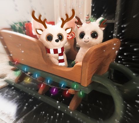 Beanie Boos Aesthetic, Christmas Beanie Boos, Ty Animals, Boo Board, Me Aesthetic, Christmas Beanie, Ty Beanie Boos, Beanie Boo, Christmas Sleigh