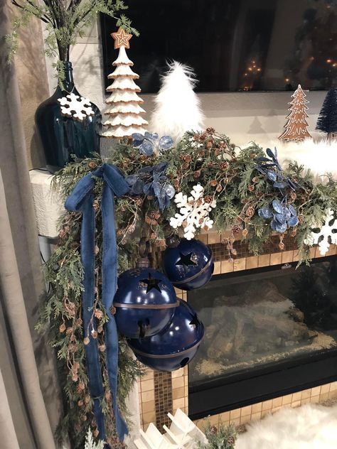 Navy Brown Christmas Tree, Navy And Brown Christmas Decor, Christmas Decor Ideas Navy Blue And Gold, Dark Blue And Gold Christmas Tree, Blue And Tan Christmas Tree, Snowflake Theme Christmas Decor, Navy Blue Christmas Tree Ideas, Navy Gold Christmas Decor, Navy Blue Christmas Mantle Decor