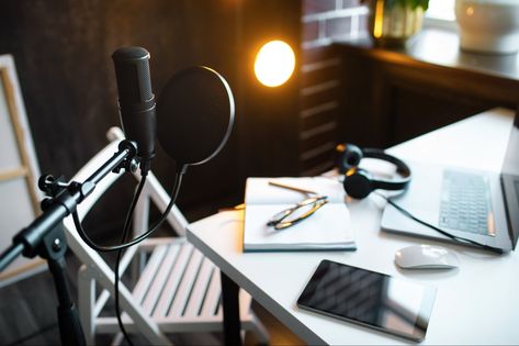 How Podcasting Can Help You Grow Your Online Course Business And Sell More Digital Products Alva Edison, Start A Podcast, Podcast Logo, Interview Skills, Channel Letters, Google Play Music, Business Articles, Starting A Podcast, Media Campaign