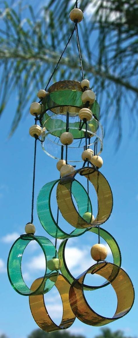 Wine Bottle Chimes, Bottle Chimes, Wine Bottle Project, Wine Bottle Wind Chimes, Recycled Wine Bottles, Glass Wind Chimes, Diy Wind Chimes, Wine Bottle Art, Glass Bottles Art