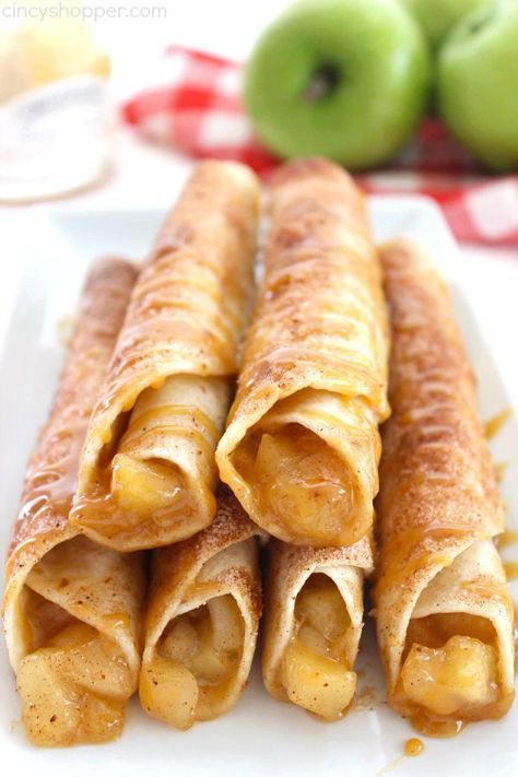 12 Mexican Desserts You'll Wish You Have Everyday | Homemade Recipes Apple Taquitos, Desserts Nutella, Authentic Mexican Desserts, Mexican Desserts, Camping Foods, Spanish Desserts, Dessert Oreo, Mexican Dessert Recipes, Apple Pie Filling