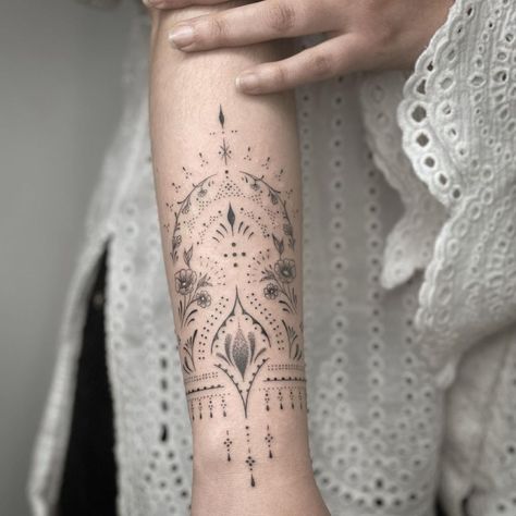 Women Mandala Tattoo, Tattooed Aesthetic, Mandala Hand Tattoos, Boho Tattoos, Dot Tattoos, Handpoke Tattoo, Ornamental Tattoo, Forearm Tattoo Women, Hand Tattoos For Women