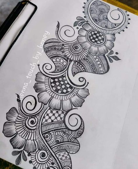 Mehndi Design On Paper, Henna Drawings On Paper, Mehendi Sketch, Beautiful Simple Mehndi Design, Cute Henna Designs, Mehndi Designs Fingers, Beginner Henna, Heena Design, Full Mehndi