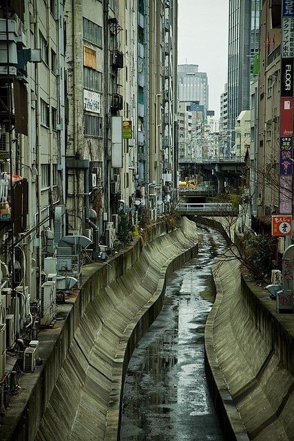 Layered City, Michael Core, Real Landscapes, Urban Sprawl, Alley Way, Brutalism Architecture, Cyberpunk Aesthetic, Urban Landscapes, Cyberpunk City