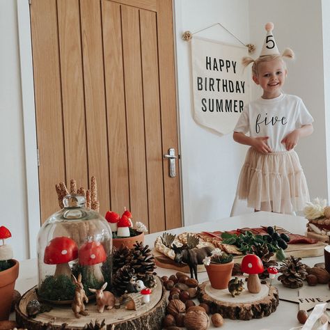 Girl standing in a five birthday t-shirt, tutu and party hat Woodland Birthday Theme, Woodland Birthday Party Ideas, Themed Tea Party, Woodland Fairy Birthday Party, Woodland Fairy Birthday, Kid Birthday Outfits, Woodland Party Theme, Forest Birthday Party, Flower Birthday Party