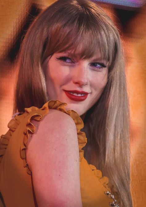 Taylor Swift Bangs Eras Tour, Eras Tour Edit, Taylor Swift Bangs, Swift Tattoo, The Ears Tour, Eras Tour Evermore, Eras Tour Dates, Ears Tour, Taylor Swift Core