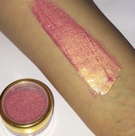 Satisfying Stuff, Glitter Pigment, Fashion Forecasting, Oddly Satisfying, Glitter Makeup, Junk Drawer, Gold Shimmer, Danganronpa, So Pretty