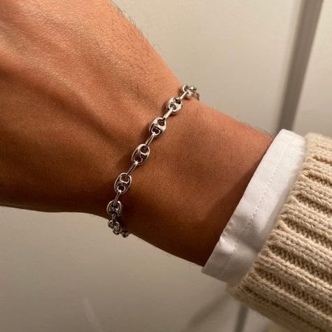 Arca Aesthetic, Calvin Klein Models, Accessories Fashion, Mens Accessories Fashion, Fit Check, Tiffany Heart, Heart Charm Bracelet, Bling Bling, Green Eyes