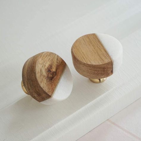 Marble Cabinet, Marble Door, Kitchen Moodboard, Cabinets Hardware, Unique Dresser, Modern Cabinet Knobs, Wood Cabinet Knobs, Kitchen Door Knobs, Dresser Knobs And Pulls