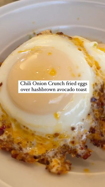 Different Ways To Eat Chili, Trader Joes Onion Crunch, Trader Joe’s Hashbrown Toast, Chilli Onion Crunch Recipes, Trader Joe’s Chilli Onion Crunch, Chili Onion Crunch Eggs, Trader Joe Hashbrown Recipes, Trader Joe’s Onion Crunch, Recipes Using Chili Onion Crunch