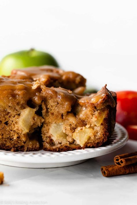 Easy Apple Cake Recipe, Apple Cake Recipe Easy, Easy Apple Cake, Apple Cinnamon Bread, Apple Cake Recipe, Fresh Apple Cake, Fall Baking Recipes, Dairy Free Cake, Brown Sugar Glaze