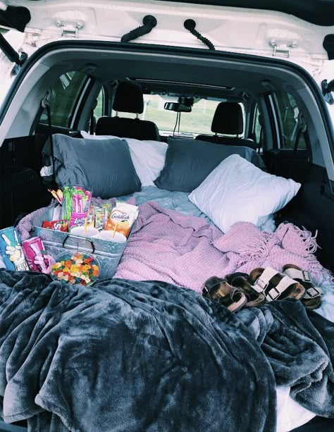 Zelt Camping, Dream Dates, Cute Date Ideas, Cool Tents, Fun Sleepover Ideas, Summer Goals, Summer Plans, Bff Goals, Bug Out Bag