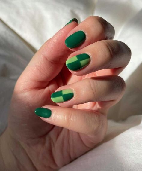 Easy St Patricks Day Nails Simple, St Pats Nails Simple, Green Nails St Patricks, March Manicure Ideas, Sparkle Green Nails, St Patrick’s Day Nails Simple, At Patrick’s Nails, St Patrick Nail Ideas, March Gel Nails Ideas