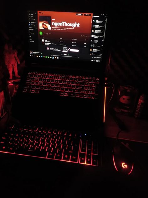 Gaming Laptop Setup, Laptop Setup, Laptop Gaming Setup, Gaming Aesthetic, Computer Love, Gaming Desk Setup, Computer Desk Setup, Airplane Fighter, Best Gaming Laptop