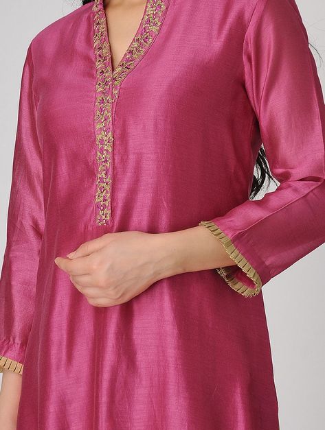 Silk Kurta Neck Design Latest, Bazooka Design, Kurta Neck Design Latest, Chiffon Dress Long Casual, Salwar Kameez Neck Designs, Silk Kurti Designs, Eastern Fashion, Blue Chiffon Dresses, Easy Diy Clothes