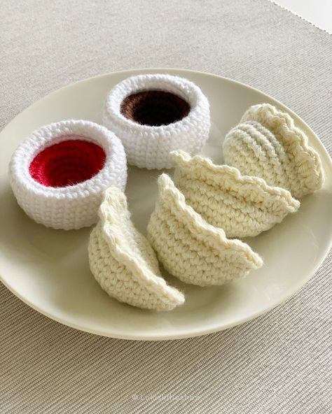 Simple Stitch, Pola Amigurumi, Crochet Business, Crochet Food, Kawaii Crochet, Beginner Crochet Projects, Crochet Kitchen, Fun Crochet, Crochet Inspo