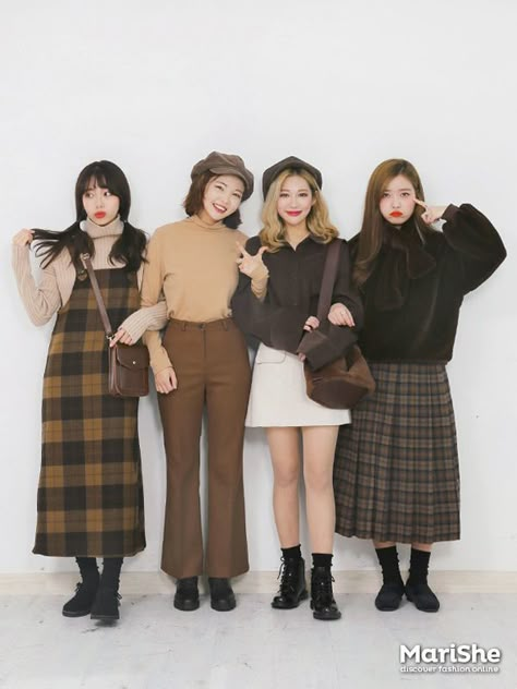 Korean Fashion Blog online style trend Casual Outfits Kpop, Moda Ulzzang, Fashion Casual Outfits, Korean Fashion Ideas, Ootd Winter, Korean Fashion Outfits, Korean Fashion Casual, Korean Girl Fashion, Korean Fashion Trends