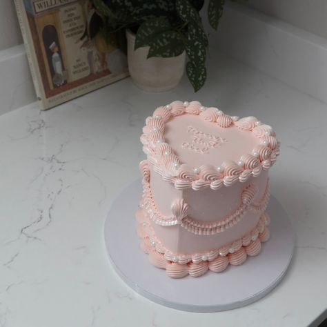 Forever that girl 💅 - Cake Details - Size: Mini 6” (2 layers) Add-ons: Pearls (edible) + glitter dust (edible) #customcakes #customheartcake #heartcake #seattlecustomcake #heartcakeseattle #emmacakes #emmacakesseattle Baby Pink Birthday Cake, Baby Pink Cake, Cute Birthday Cake Ideas, Heart Cake Designs, Pink Heart Cake, Mini Birthday Cake, Heart Cake Design, Birthday Cake Pink, Edible Glitter Dust