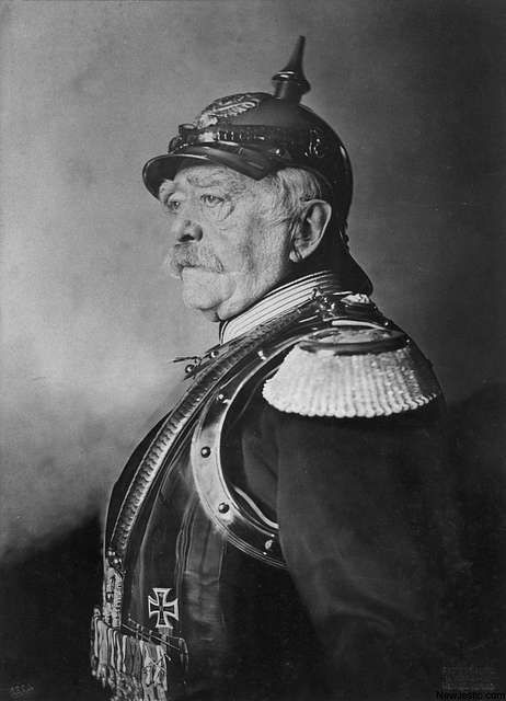 Download Image of Otto Von Bismarck - A black and white photo of a man in uniform. Free for commercial use, no attribution required. Magyar:  Bismarck. Dated: 1850 - 1950. Topics: otto von bismarck Otto Von Bismarck, Welfare State, German History, Historia Universal, Ww 1, Historical People, German Empire, History People, World Wars