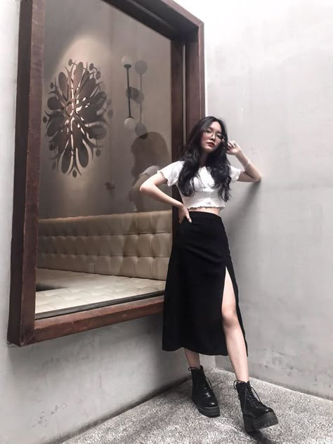 Chic Scarf, Trend 2023, Tiktok Fashion, Korean Casual Outfits, Mode Inspo, Inspired Outfits, Korean Outfits, Outfit Casual, Teen Fashion Outfits