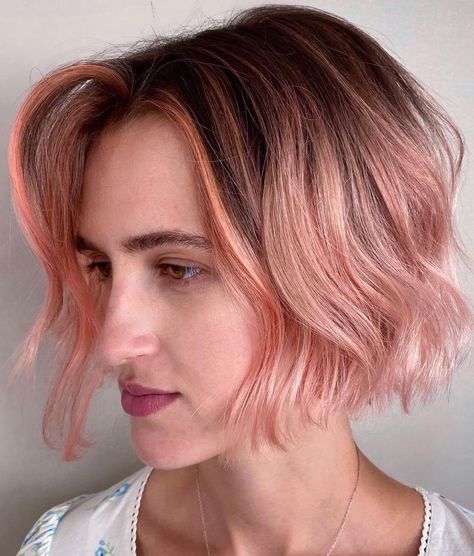 50 Eye-Catching Ideas of Rose Gold Hair for 2021 - Hair Adviser Balayage With Brown Roots, Pink Balayage Short Hair, Pink Hair With Brown Roots, Rose Gold Short Hair, Rose Gold Hair Balayage, Gold Blonde Hair, Rose Gold Hair Brunette, Gold Hair Dye, Rose Gold Hair Dye