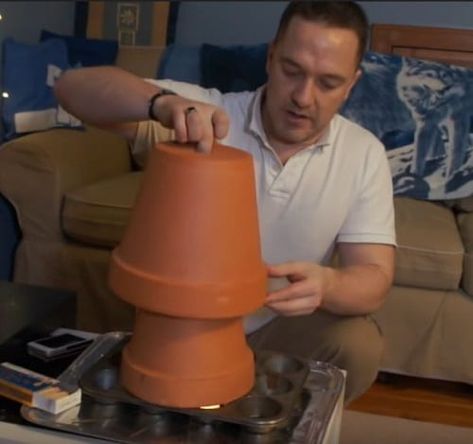 Man shares how to build a mini heater out of a flower pot to warm up your home Heating With Clay Pots, Space Heater Diy, Diy Candle Heater, Terra Cotta Heater, Crisco Candle, Homemade Heater, Cold Weather Hacks, Woodland Crafts, Diy Mini Greenhouse