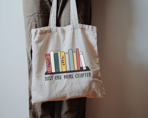 Book Tote Bag Aesthetic, Tote Bag Book Design, Pouch Painting, Painted Canvas Bags, Spring Tote Bag, Canvas Book Bag, Handpainted Tote Bags, Totes Ideas, Tods Bag