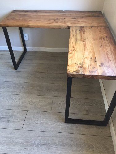 Ruangan Studio, Diy Corner Desk, Reclaimed Wood Desk, Craft Room Office, Home Office Setup, L Shaped Desk, Diy Desk, Home Office Space, Home Office Design