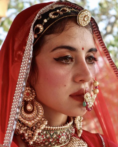 Royal Makeup Looks Indian, Rajasthani Makeup Look, Rajput Women, Rajasthani Bride, Rajasthani Dress, Rajputi Dress, My Tattoos, Wedding Lehenga Designs, Bengali Bride