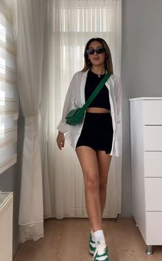 Midsize Outfits College, Skort Outfit Spring, Summer Outfits 2024 Fashion Trends Women, Tokyo Summer Fashion, Athleisure Outfits Summer, Ny Outfits, Uni Outfits, Look Short, Everyday Fashion Outfits