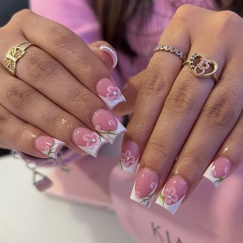 𝑺𝒕𝒐𝒄𝒌𝒕𝒐𝒏,𝑪𝑨 | Spring is coming 😍🌸☀️ | Instagram Black French Tip Nails With Flower, Hello Kitty Nails Almond, Hello Kitty Short Nails, Nails Vacay, Azul Nails, Nails Sanrio, Nails Freestyle, Nails Duck, Nails Airbrush