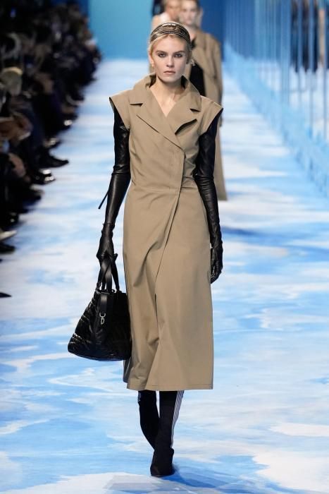 CHRISTIAN DIOR - Womenswear Spring-Summer 2025 Diana Statue, Dior Sport, Running Skirts, Dior Logo, Riding Jacket, Maria Grazia Chiuri, Maxi Jersey Dress, Maria Grazia, Dior Couture