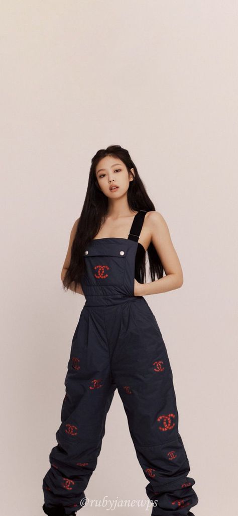 Jennie Chanel Outfit, Chanel Jumpsuit, Jennie Kim Chanel, Chanel Jennie, Jennie Chanel, Chanel Outfit, Mode Chanel, W Korea, Black Pink Kpop