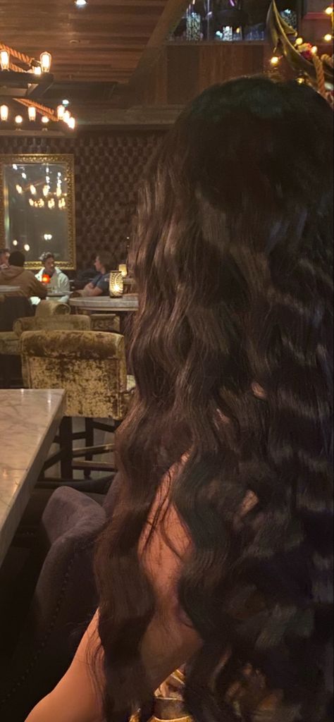 Crimped Black Hair, Crimped Hair Aesthetic, Crimped Long Hair, Crimped Hair Outfits, Black Crimped Hair, How To Crimp Hair, Cute Crimped Hairstyles, Wavy Crimped Hair, Long Crimped Hair