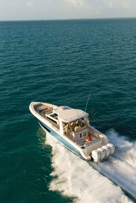 Water Sports Photography, Boston Whaler Boats, Center Console Fishing Boats, Stock Pile, Sport Fishing Boats, Center Console Boats, Boston Whaler, Living My Dream Life, Luxury Boat