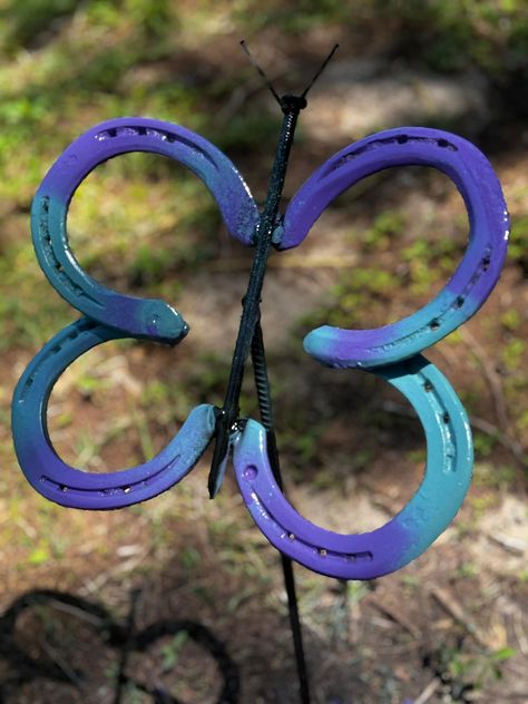 Crystal Gasco are these colors ok? Butterfly Garden Art, Horseshoe Art, Art Garden, Butterfly Garden, Welding Projects, Yard Art, Garden Art, Outdoor Gardens, Garden Decor