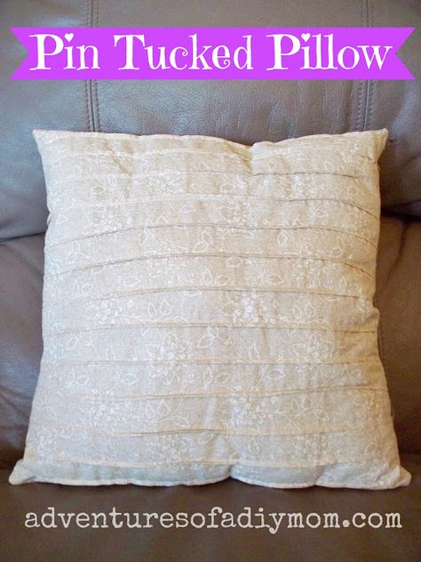 Adventures of a DIY Mom - Pin-Tucked Pillow Tutorial Knitting Projects Hats, Knitting Pillow, Crochet Heart Blanket, Diy Mom, Pretty Pillows, Crochet Baby Cocoon, Pillow Patterns, Knitting Patterns Free Blanket, Crochet Gloves Pattern