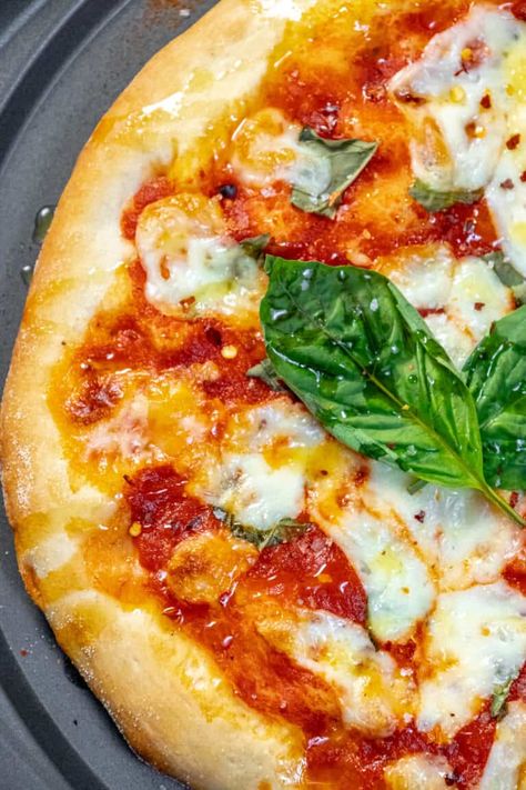 Classic Margherita Pizza - Sweet CS Designs. Classic Margherita Pizza, Pizza Margherita Recipe, Margarita Pizza Recipe, Homemade Margarita Pizza, Pizza Stone Recipes, Pizza Sweet, Margherita Recipe, Margherita Pizza Recipe, Spinach Pizza