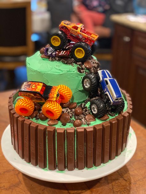 Green Monster Truck Cake, Monster Trucks Birthday Cake, Monster Truck Birthday Party Ideas Food, Chocolate Cake Oreo, Oreo Cream Filling, Monster Jam Cake, Boys Bday Cakes, Casey Jackson, Layered Chocolate Cake