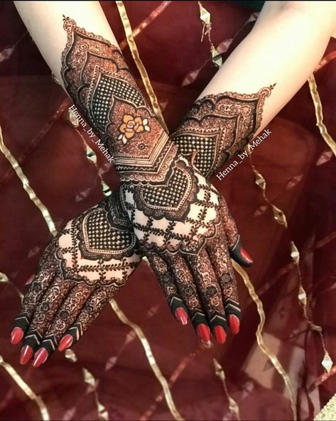 Henna by Rang E Henna on Facebook and mehaknasir17 on Instag 💖 #2020 #wedding #henna #mehandi #hennaart #hennahalal #floral #hennasimple #pakistanimehandi #pakistani #beautifulhands #tattoo #art #bride #bridal #hennamehandi #hennafun #hennastyle #eid #muslim #pakistan #hennalove #hennahands #mehandidecor #mehandilook #floralhenna #mehandipro #instagram #facebook #desiwedding #photography #desi #weddingphotography Bride Mehendi Design Bridal, Trending Bridal Mehendi Designs, Muslim Bridal Mehndi Designs, Bride Mehendi Design, Mehendi Design Bridal, Bride Mehendi, Traditional Henna Designs, Traditional Mehndi Designs, Arabic Mehendi Designs